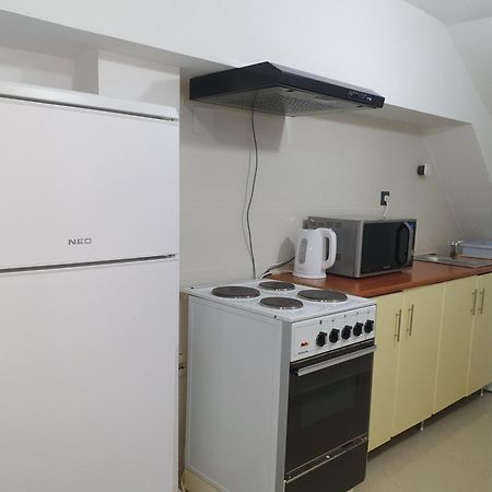 Sweet Basement Suteren Apartments Parking 5 Euro Skopje Esterno foto