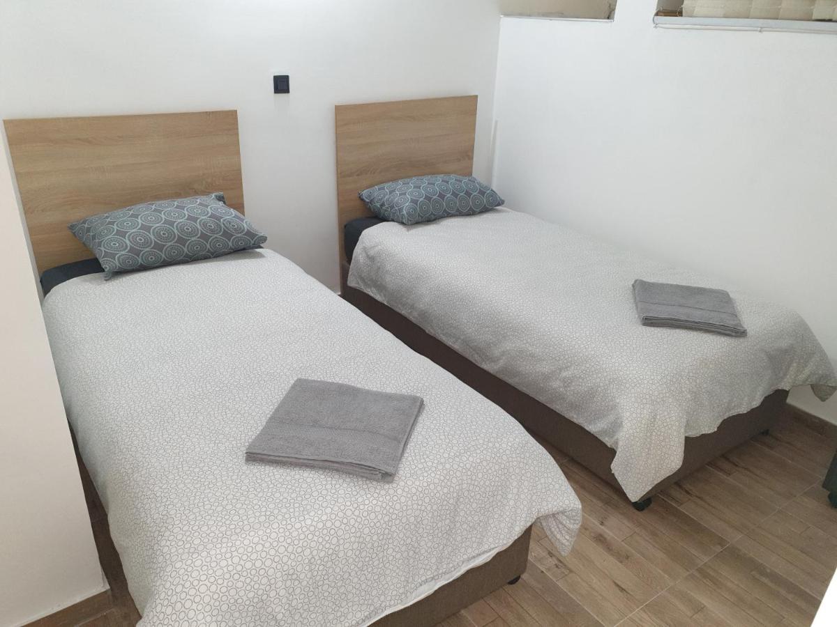 Sweet Basement Suteren Apartments Parking 5 Euro Skopje Esterno foto