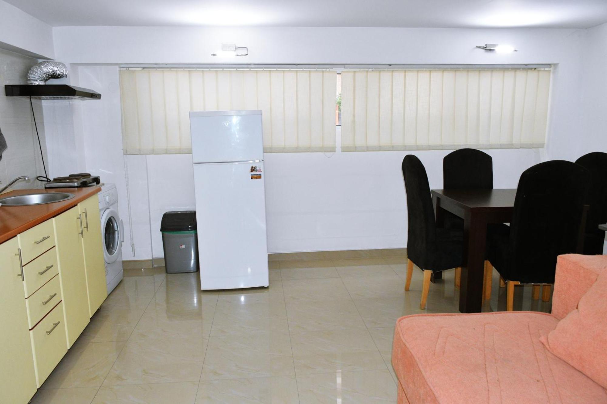 Sweet Basement Suteren Apartments Parking 5 Euro Skopje Esterno foto