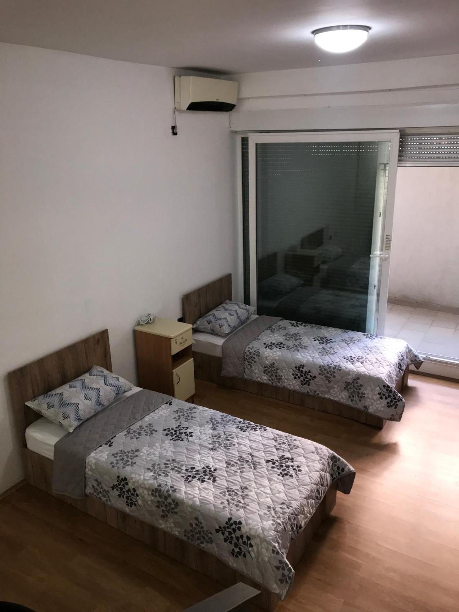 Sweet Basement Suteren Apartments Parking 5 Euro Skopje Esterno foto