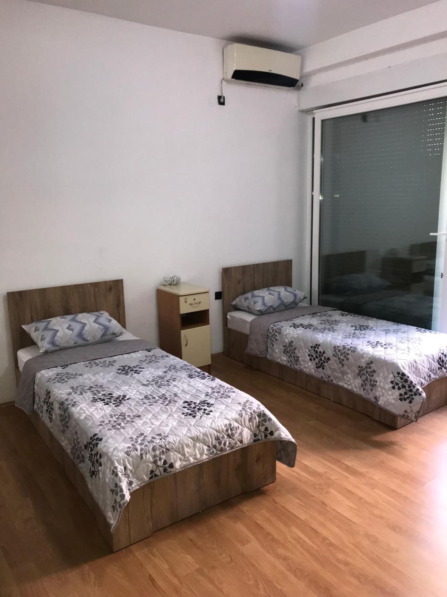 Sweet Basement Suteren Apartments Parking 5 Euro Skopje Esterno foto